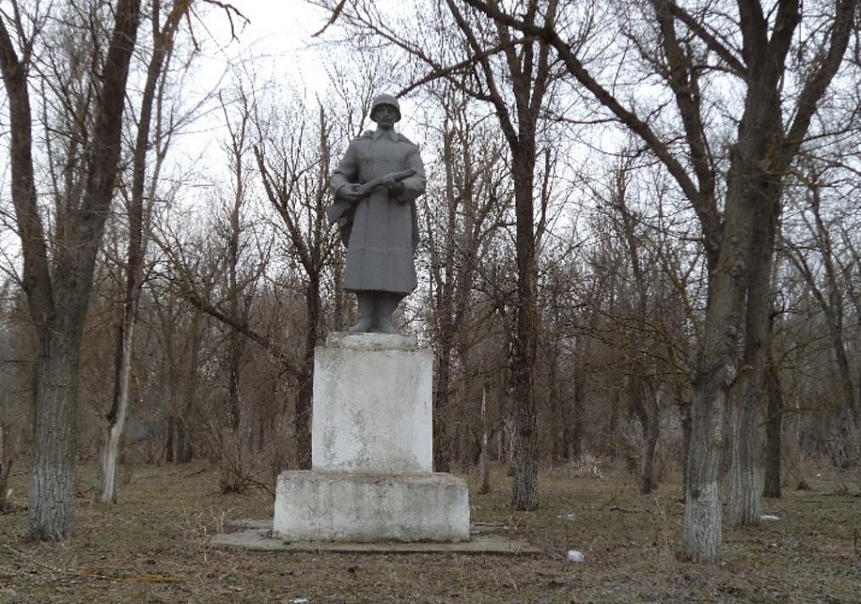 Памятник погибшим воинам в годы Великой Отечественной войны.