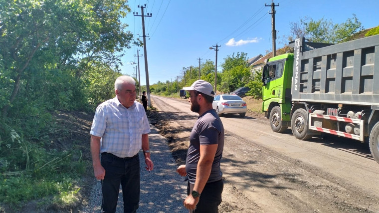 В Александровском округе ведутся работы по ремонту автомобильных дорог. В Александровском округе ведутся работы по ремонту автомобильных дорог.