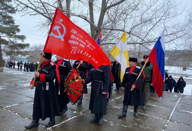 Мероприятия, посвящённые освобождению Александровского района от немецко-фашистских захватчиков, прошли во всех поселениях округа. Мероприятия, посвящённые освобождению Александровского района от немецко-фашистских захватчиков, прошли во всех поселениях округа.